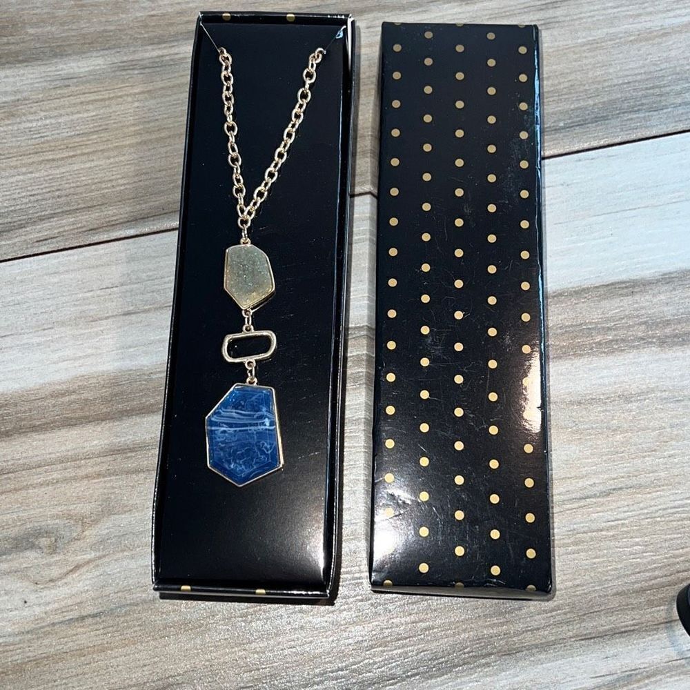 New Boxed Jaclyn Smith Jewelry Gold Tone With Green Druzy And Blue 32” Chain